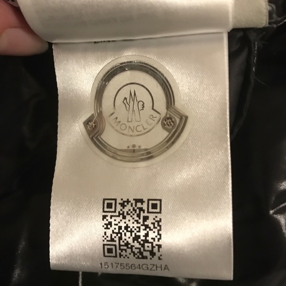 SOLD 💯% authentic 2017 shiny Moncler Joinville - Picture 5 of 8